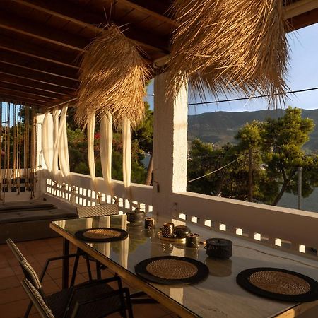 Seaview Apartment - Poros Relaxing Beachfront Flat Poros Town Exteriör bild