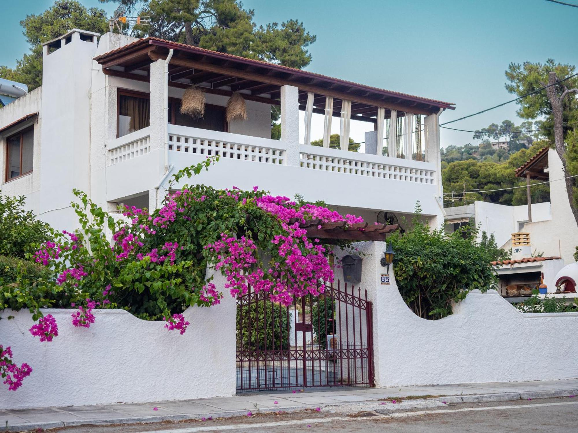 Seaview Apartment - Poros Relaxing Beachfront Flat Poros Town Exteriör bild