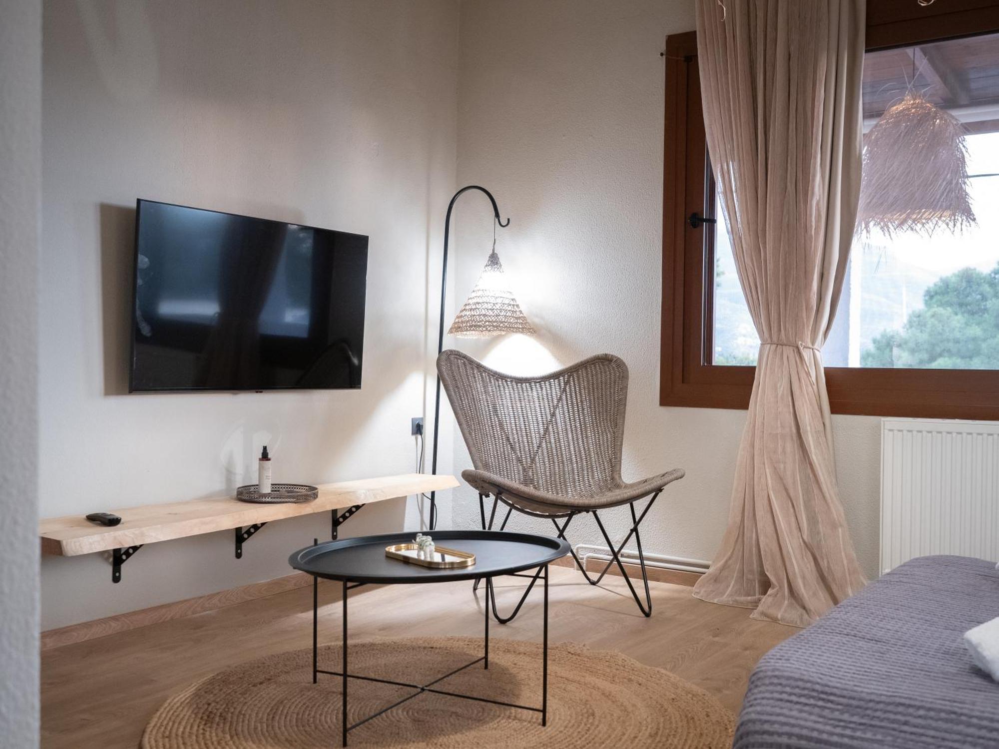 Seaview Apartment - Poros Relaxing Beachfront Flat Poros Town Exteriör bild